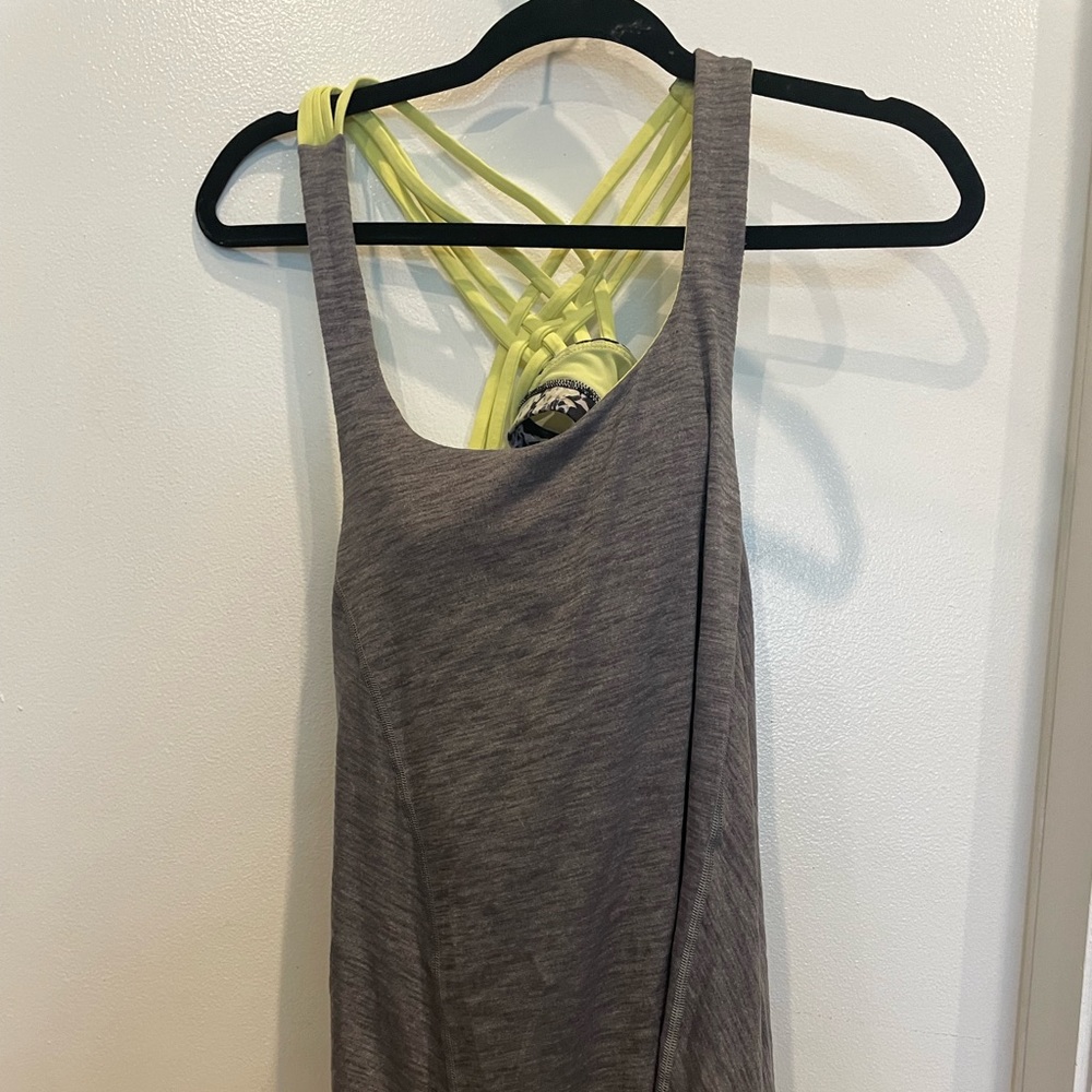 Lululemon tank top/bra